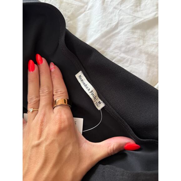 Abercrombie One-Shoulder Black Crop Top- Size Medium - NWT - Picture 5 of 6